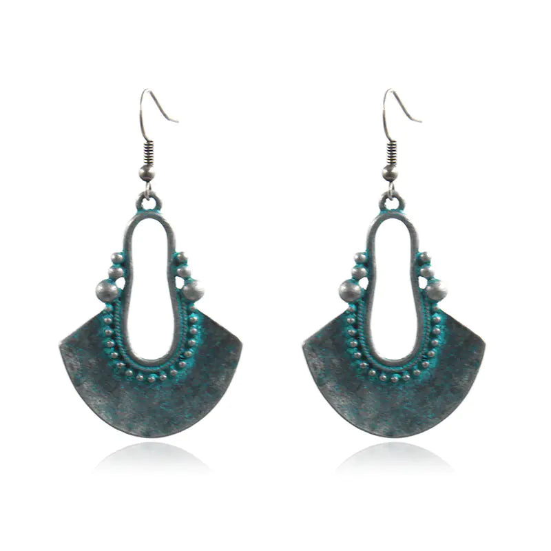 Hollow Fan-Shaped Alloy Pendant and Earrings Set