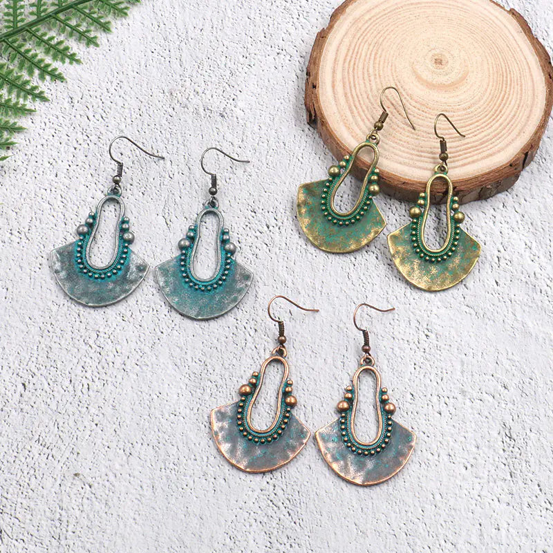Hollow Fan-Shaped Alloy Pendant and Earrings Set