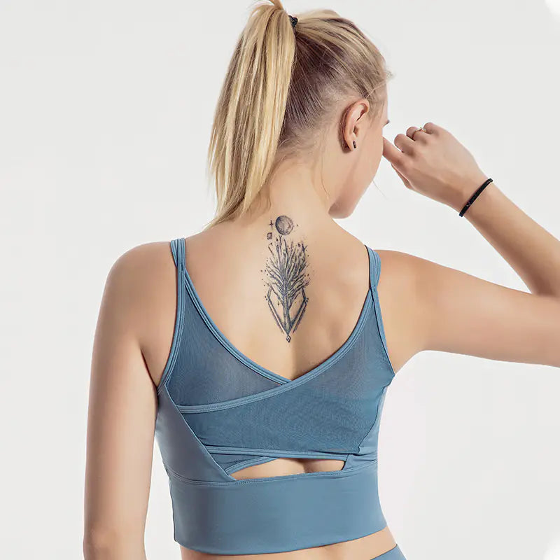 Breathable Mesh Yoga Outfit for Running and Fitness