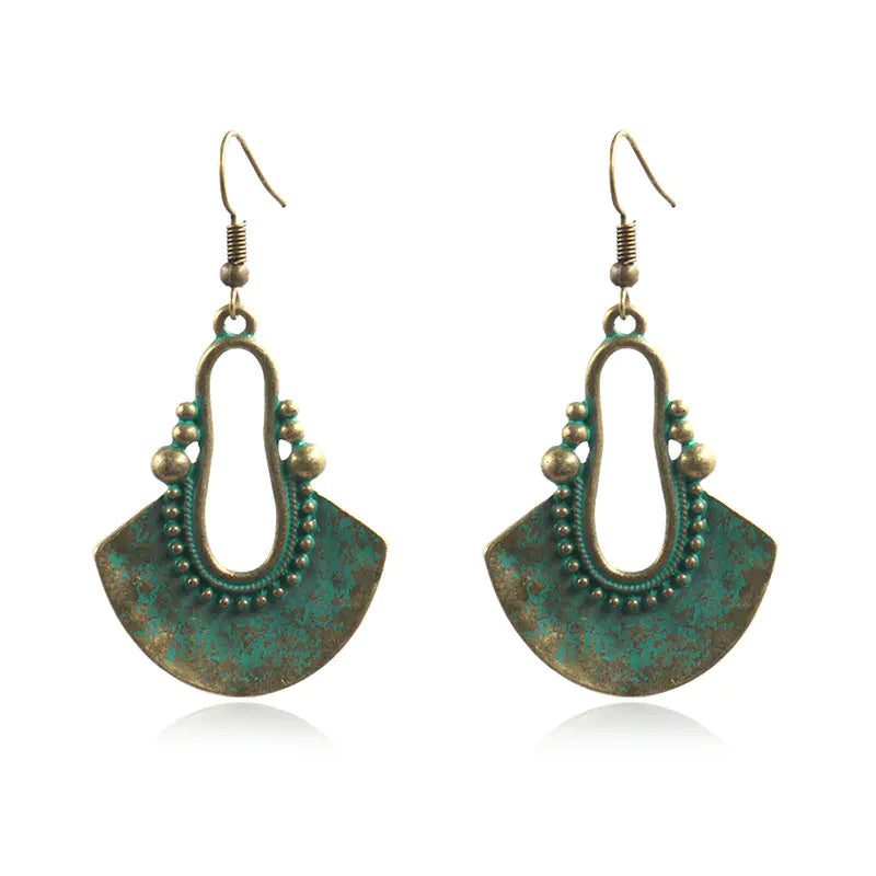 Hollow Fan-Shaped Alloy Pendant and Earrings Set